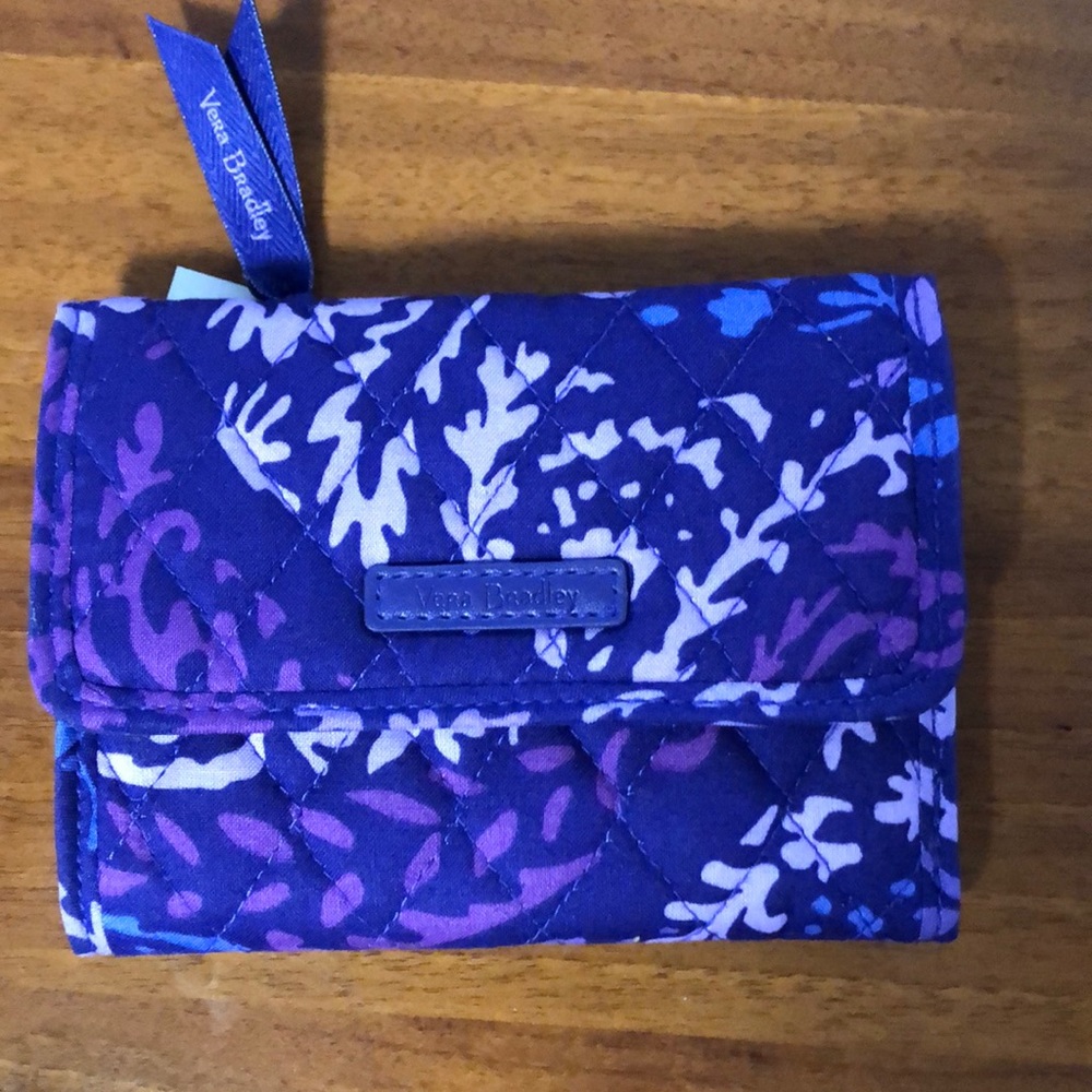 NWT Vera Bradley Euro Wallet Paisley Anethyst